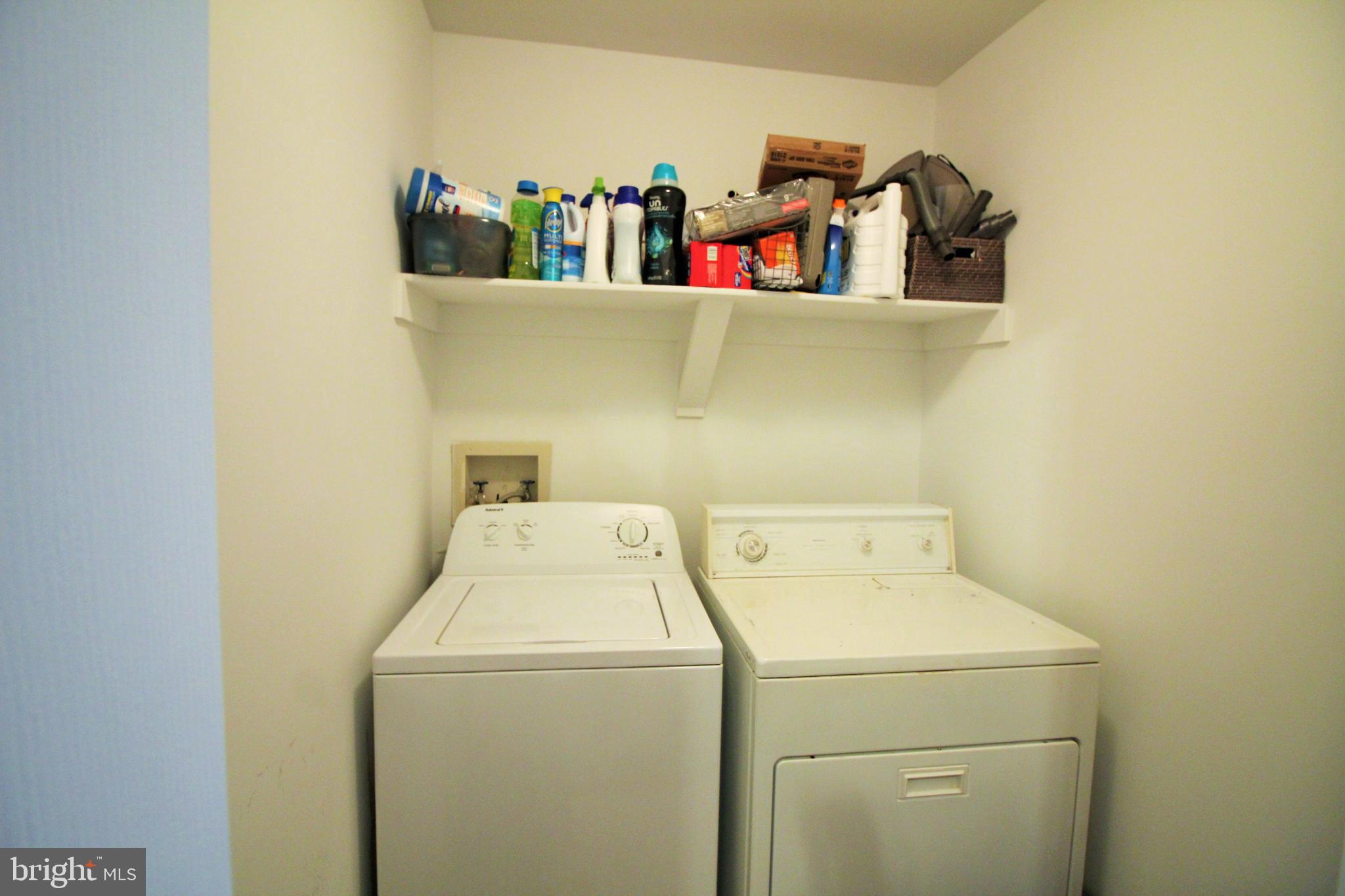 2816 Roesh Way Vienna, VA 22181 - Photo 19 of 32 Laundry is upstairs!