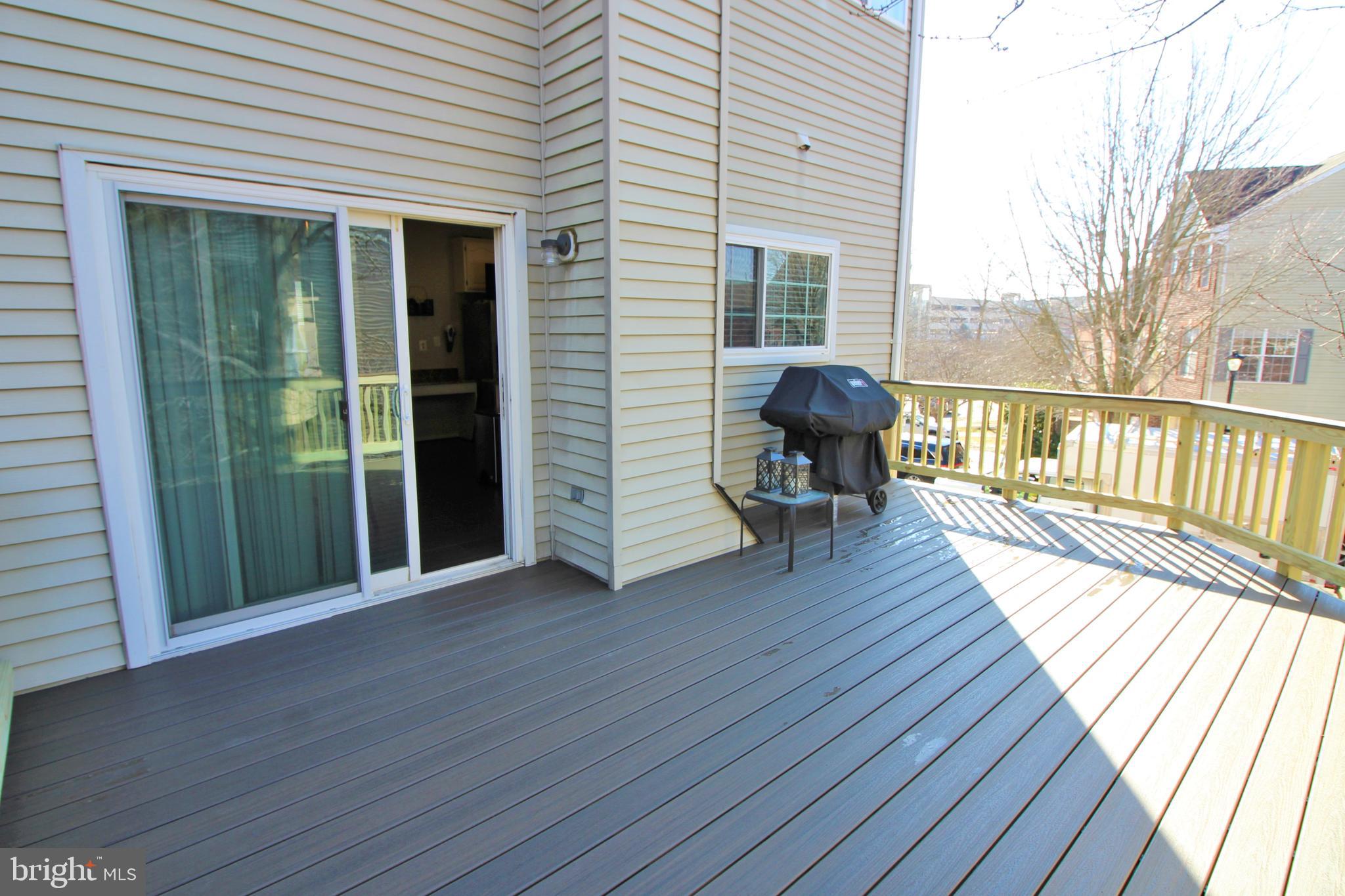 2816 Roesh Way Vienna, VA 22181 - Photo 10 of 32 Brand new composite deck