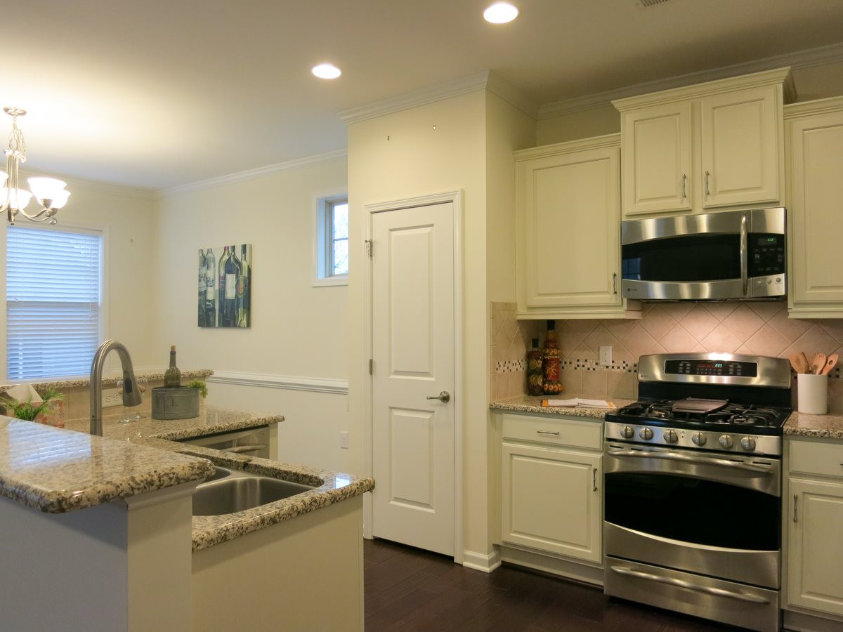 1556 Rodessa Run Raleigh, NC 27607 - Photo 9 of 25 Kitchen
