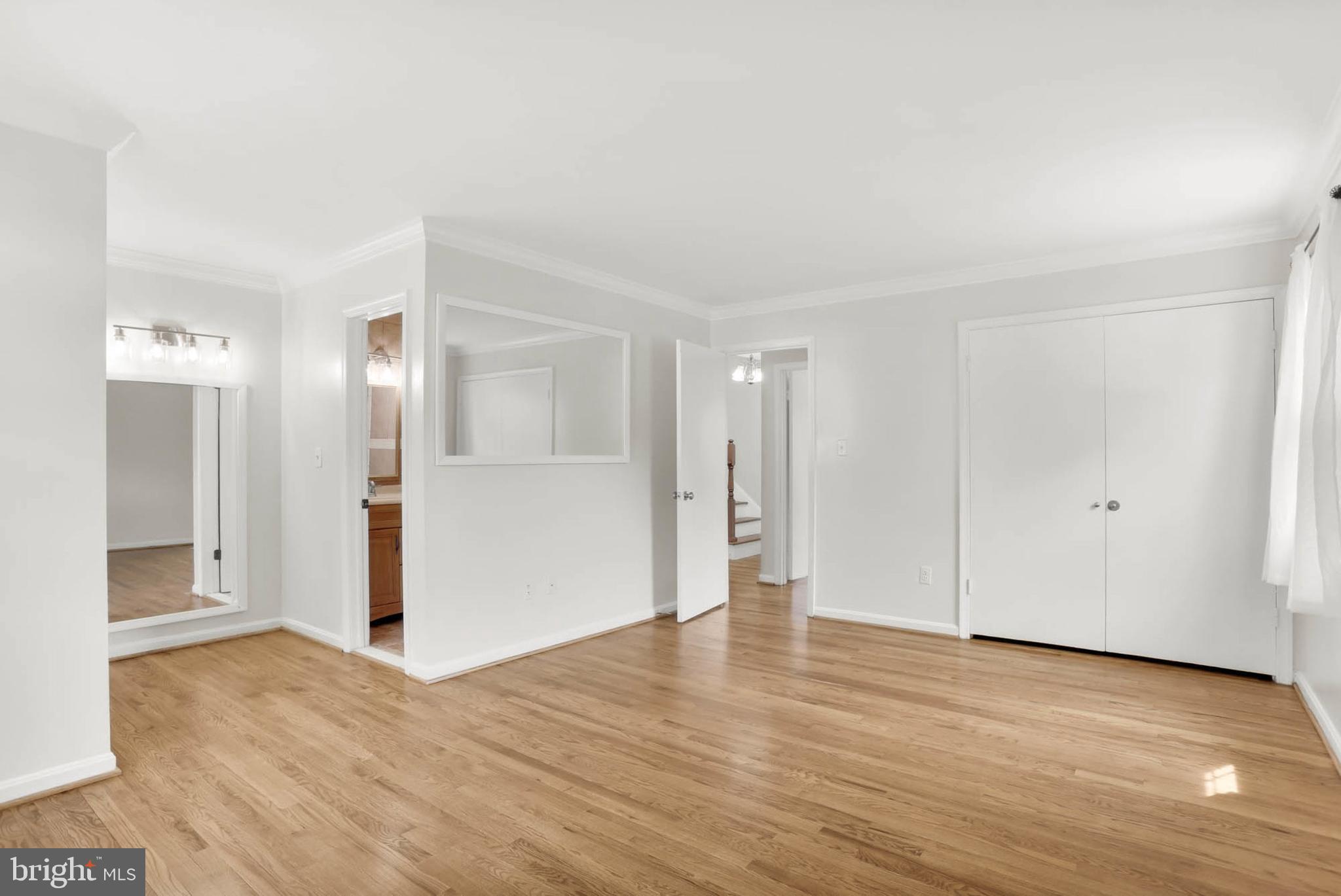 12608 Garden Gate Road Silver Spring, MD 20902 - Photo 13 of 40 Primary w/ en-suite full bath & Walk-in closet