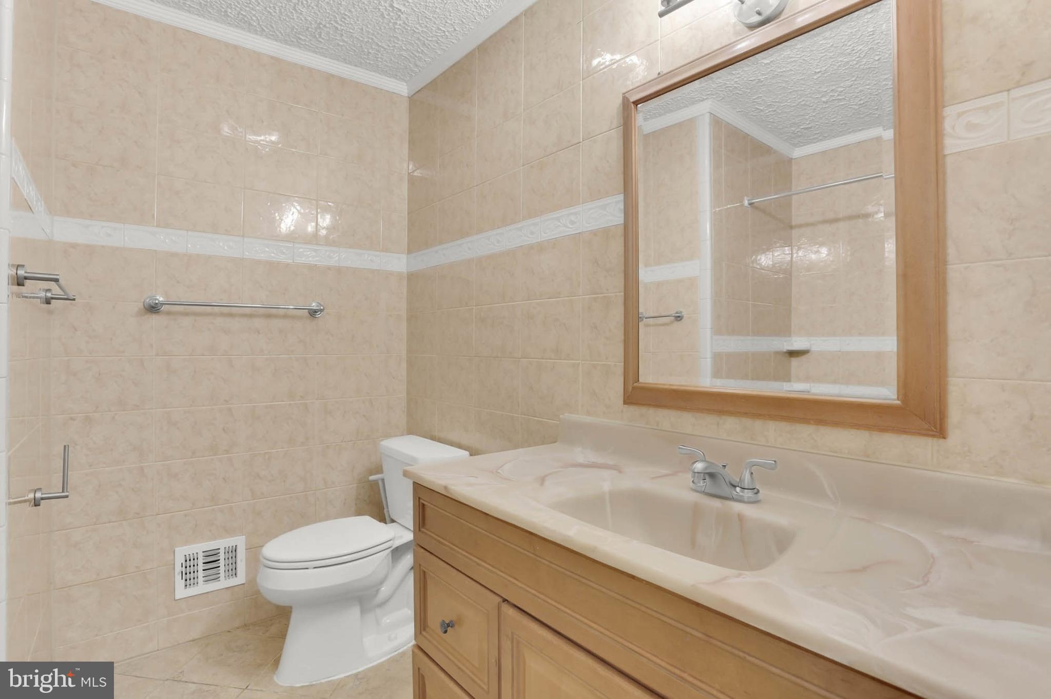 12608 Garden Gate Road Silver Spring, MD 20902 - Photo 23 of 40 5th level hallway full bath