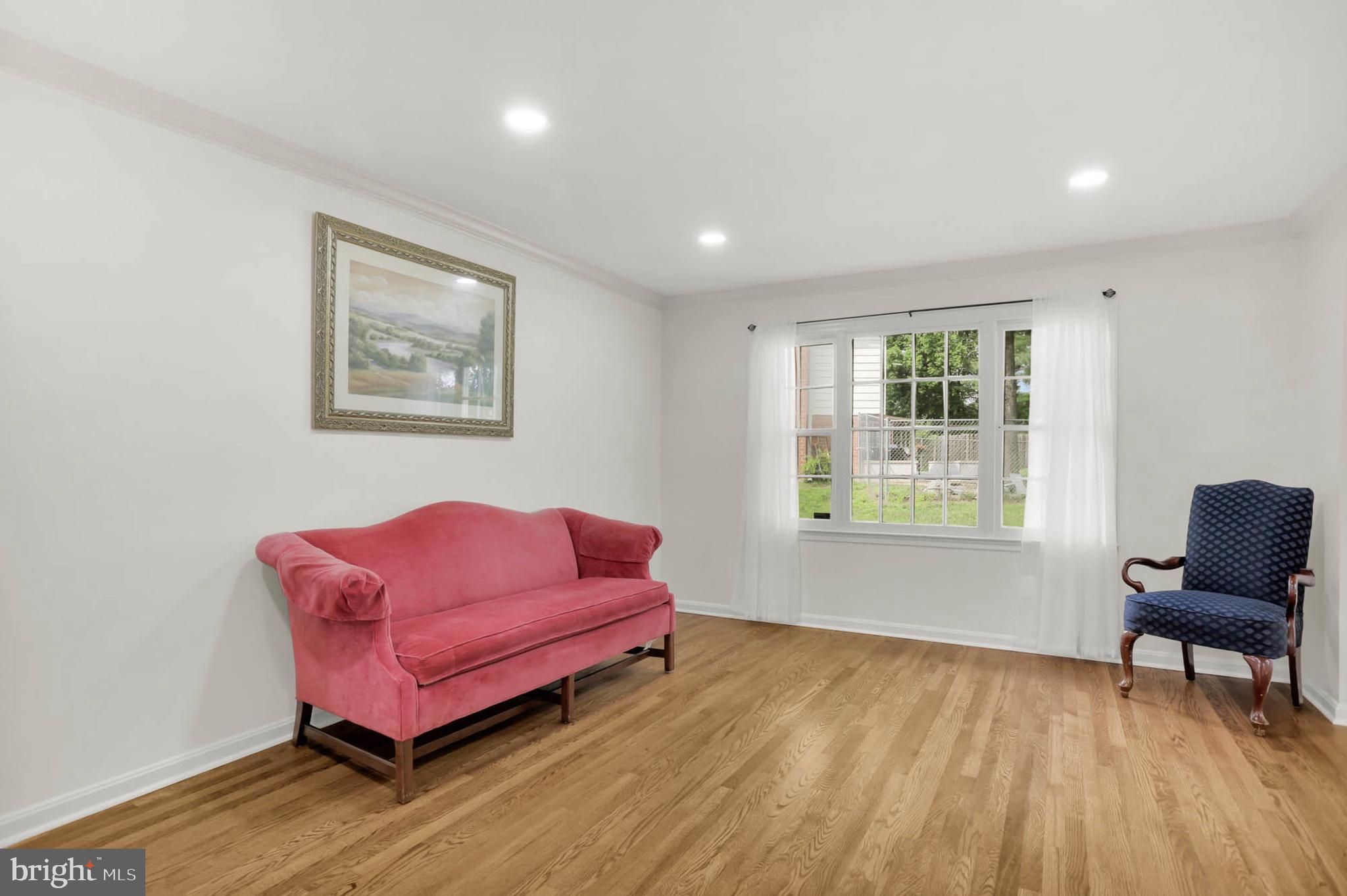 12608 Garden Gate Road Silver Spring, MD 20902 - Photo 4 of 40 Main Level Living Room