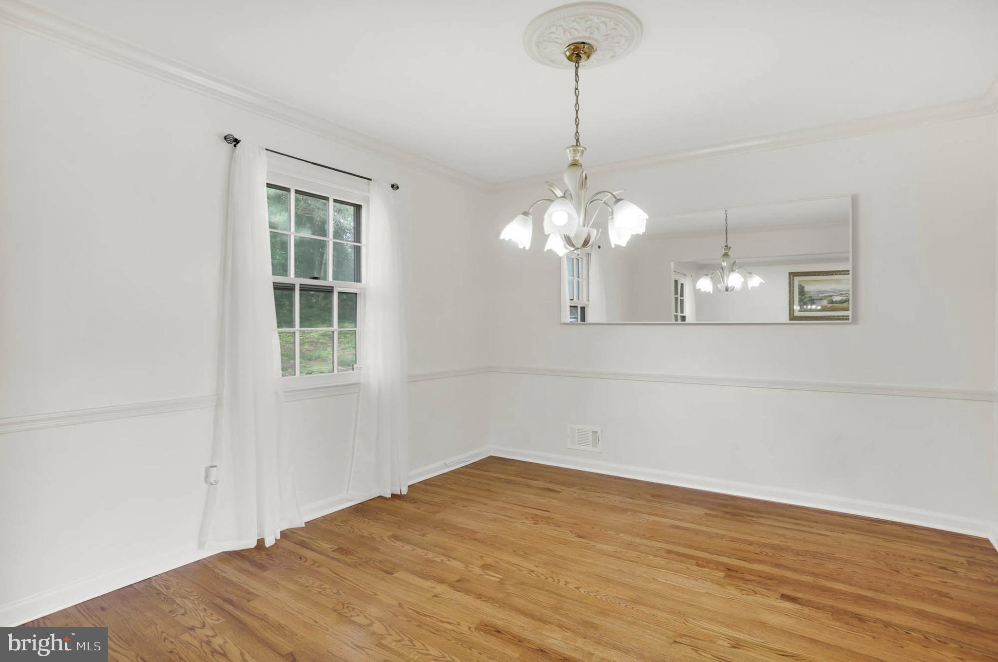 12608 Garden Gate Road Silver Spring, MD 20902 - Photo 7 of 40 Dining