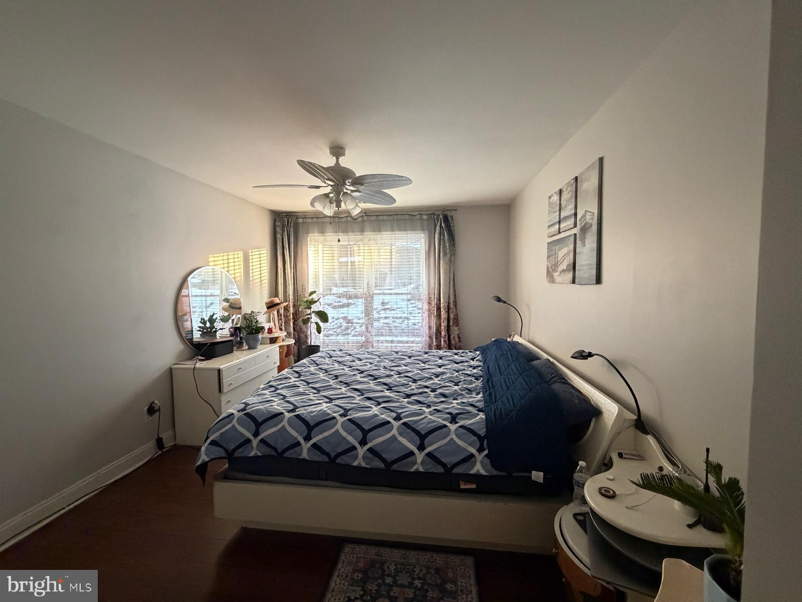 301-00 Byberry Road, Unit F4 Philadelphia, PA 19116 - Photo 8 of 14 a bedroom with a bed and window