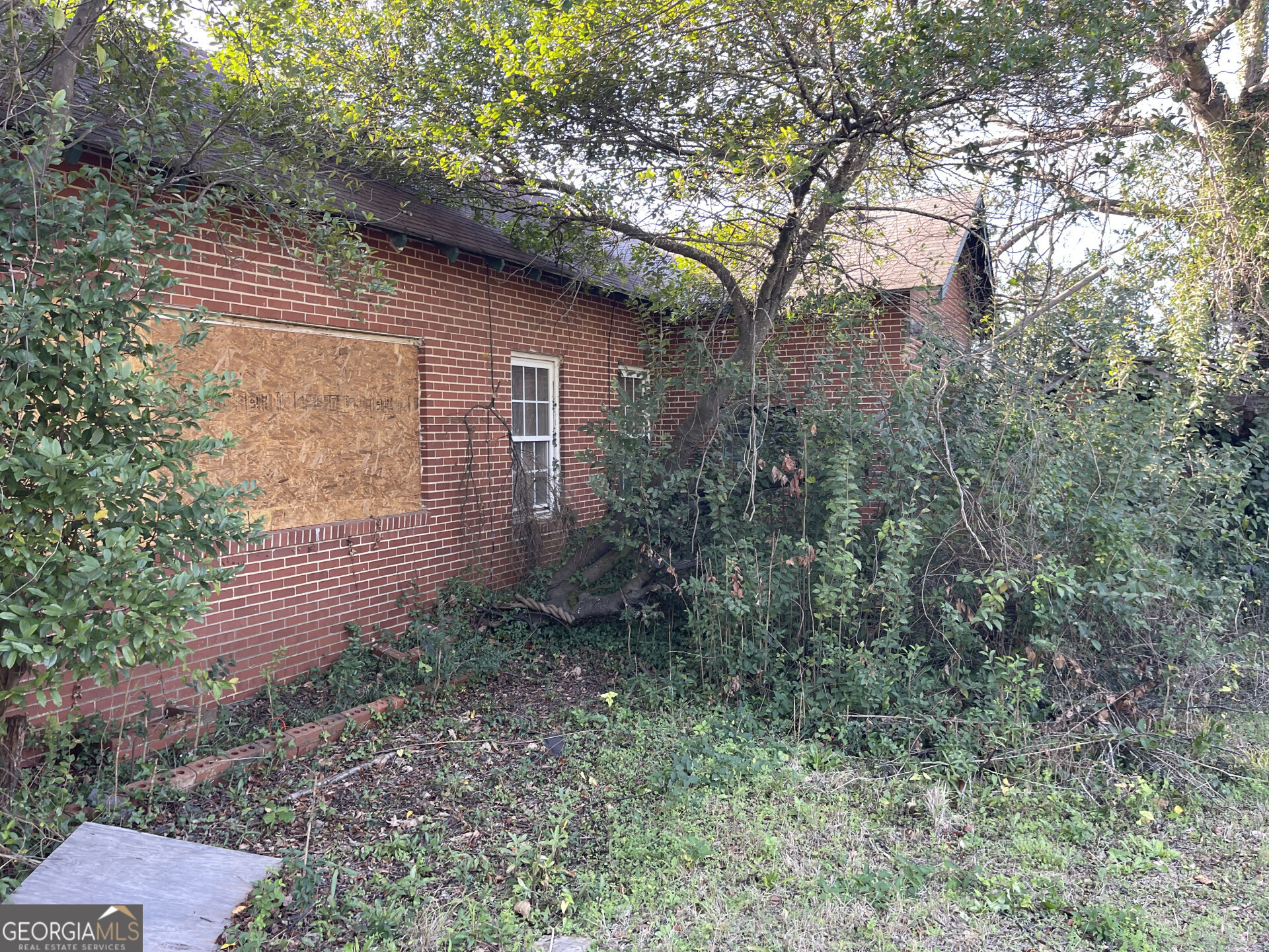1851 Coleman Avenue Macon, GA 31201 - Photo 7 of 23 a view of a backyard of the house