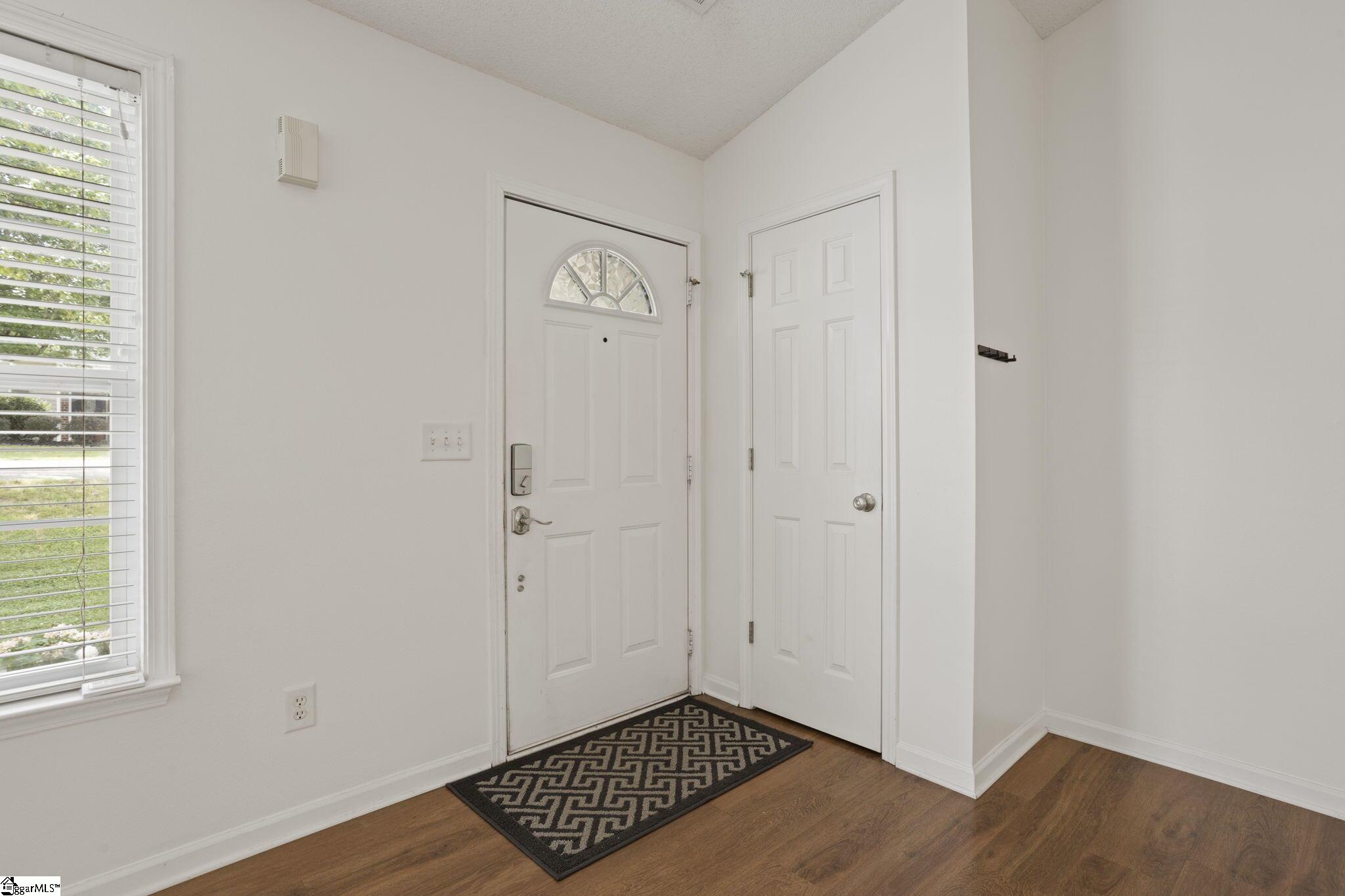 14 Seaside Lane Greer, SC 29650 - Photo 4 of 25