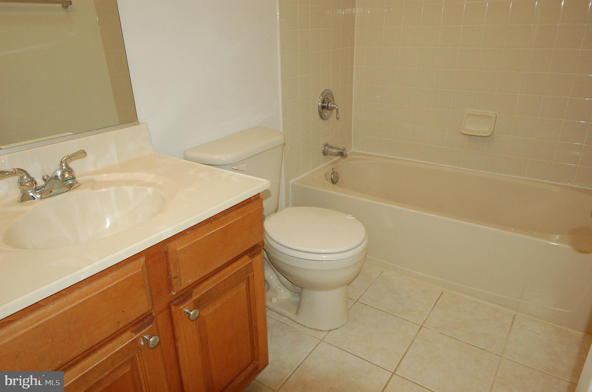 5033 Kemsley Road Rosedale, MD 21237 - Photo 26 of 63 Upstairs hallway full bath