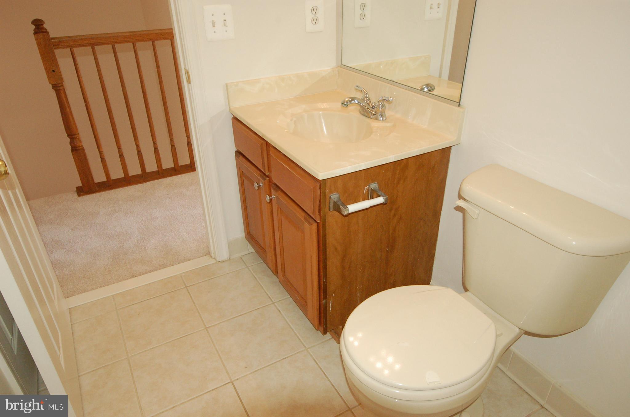 5033 Kemsley Road Rosedale, MD 21237 - Photo 27 of 63 Upstairs hallway full bath