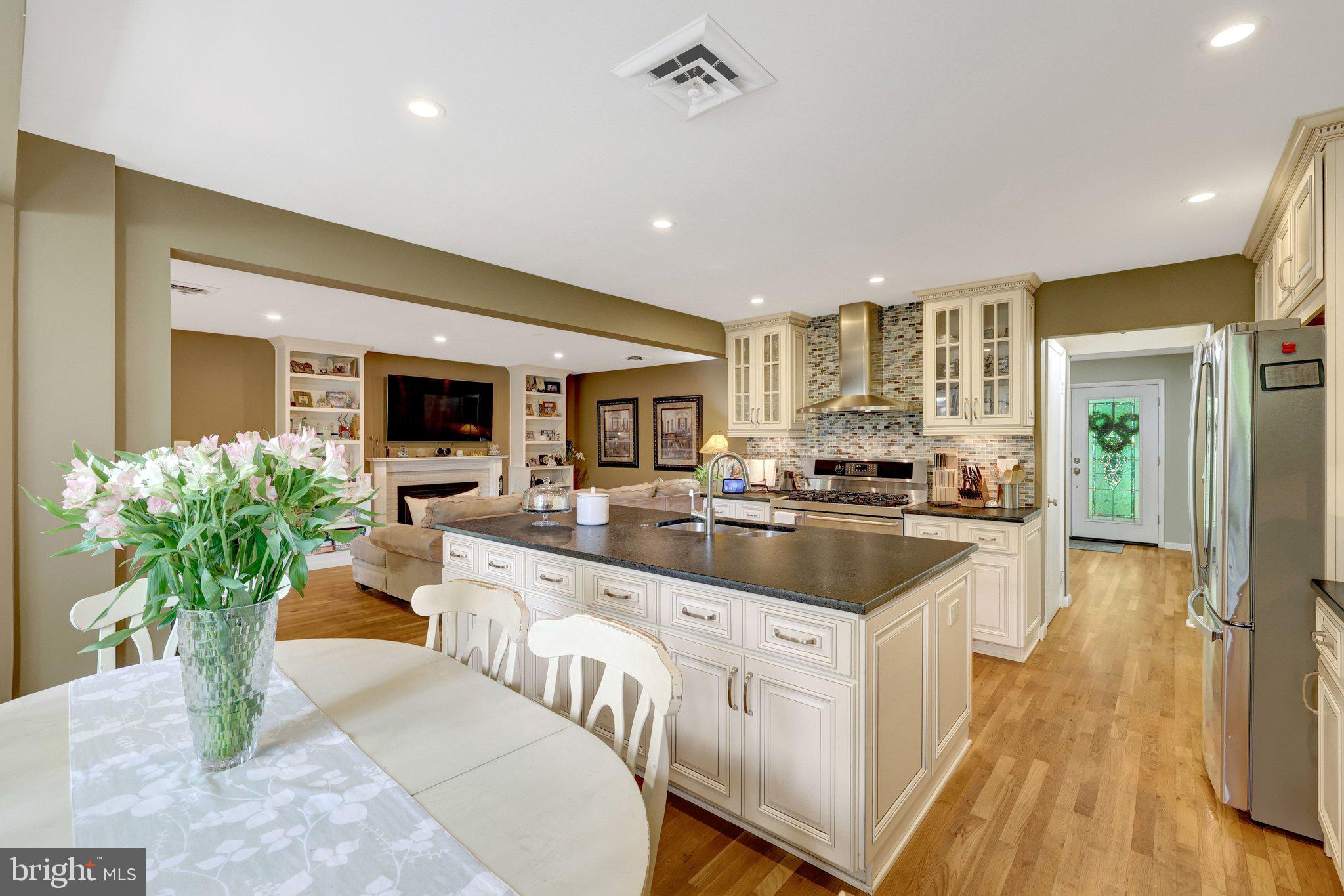 10015 Saddle Road Vienna, VA 22181 - Photo 25 of 86 Gallery Image 25