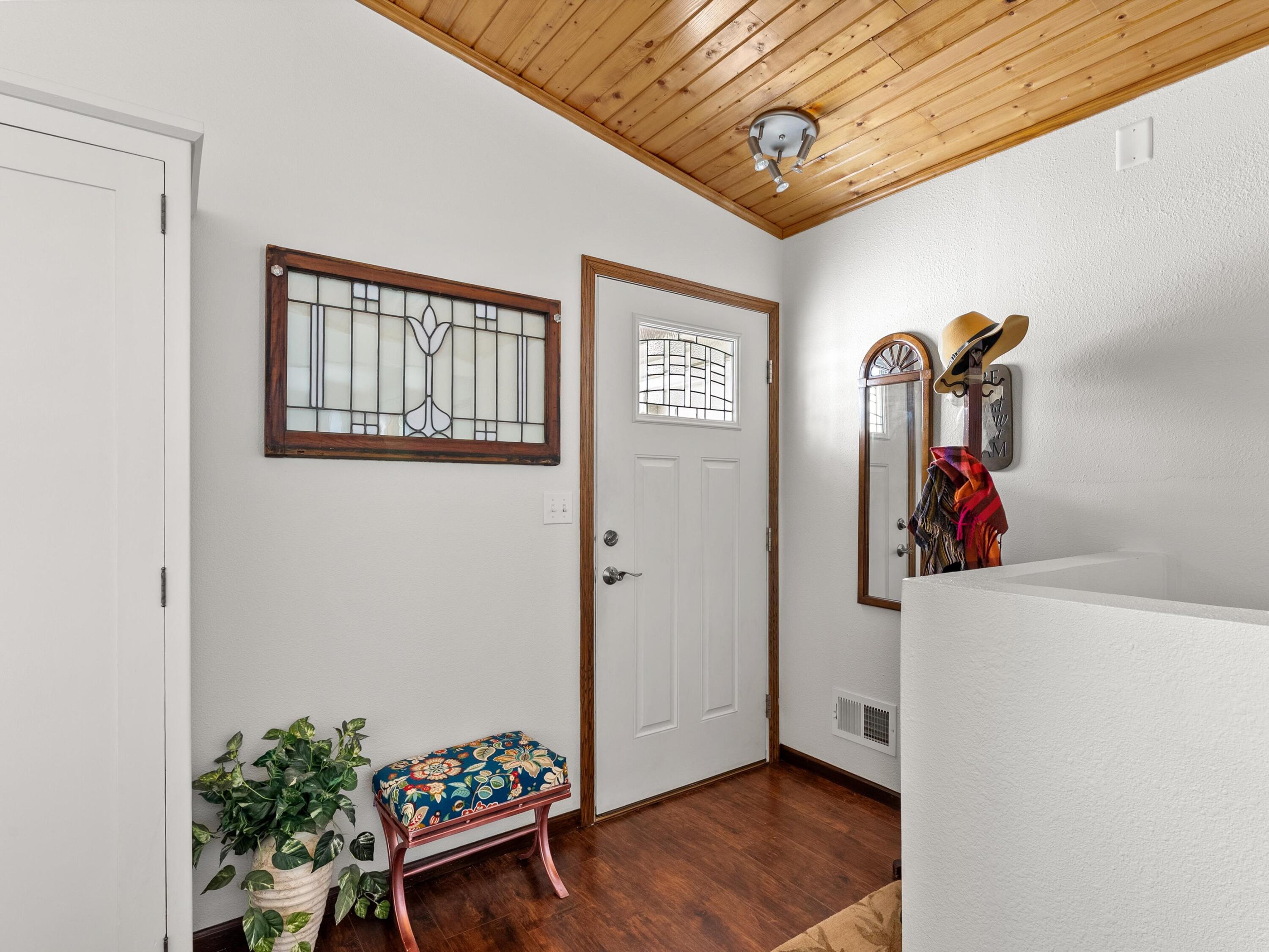 1209 East Thomas Street Manitowoc, WI 54220 - Photo 10 of 29 10-010_2756462_09859