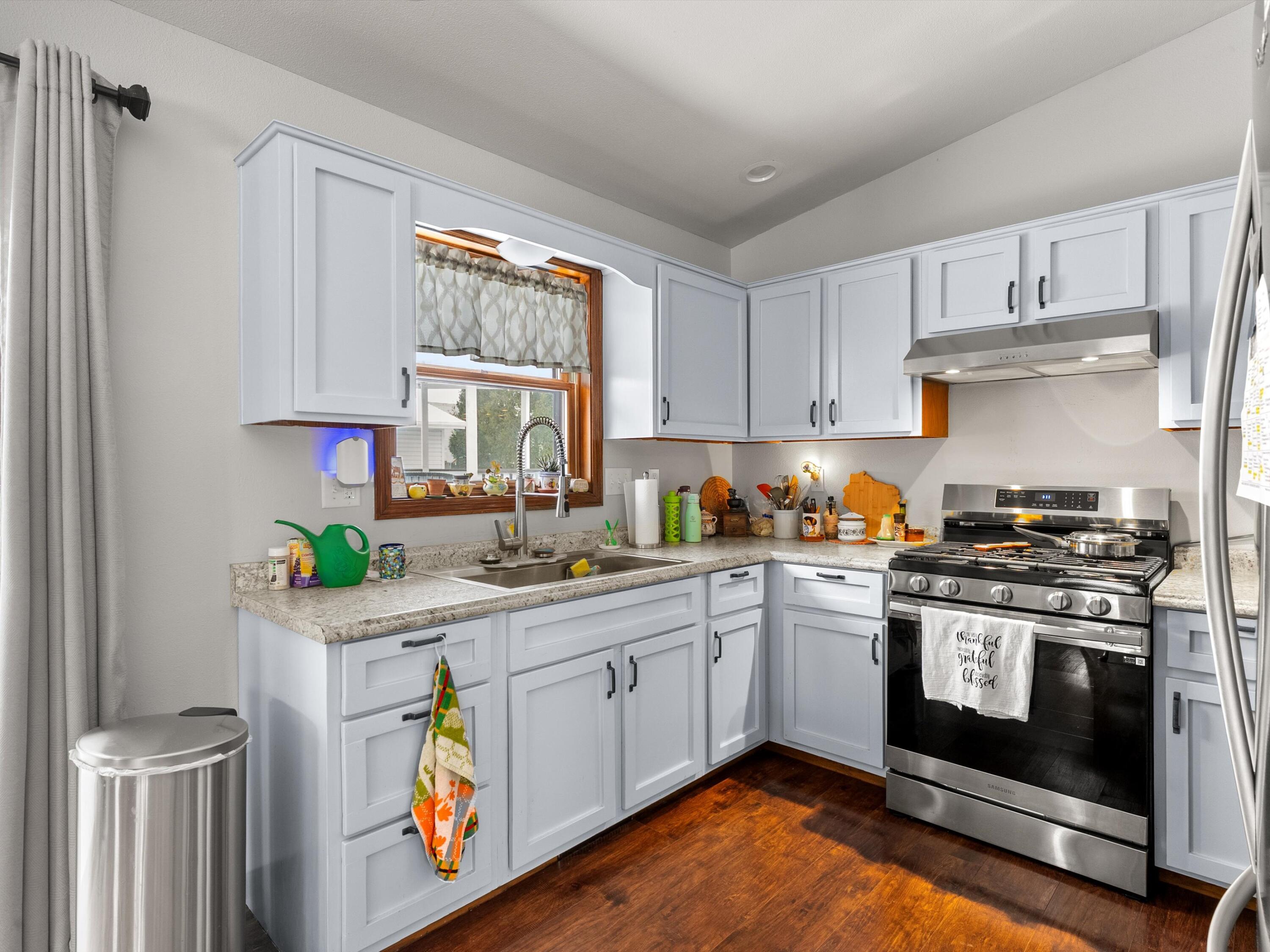 1209 East Thomas Street Manitowoc, WI 54220 - Photo 12 of 29 17-017_2756462_09880