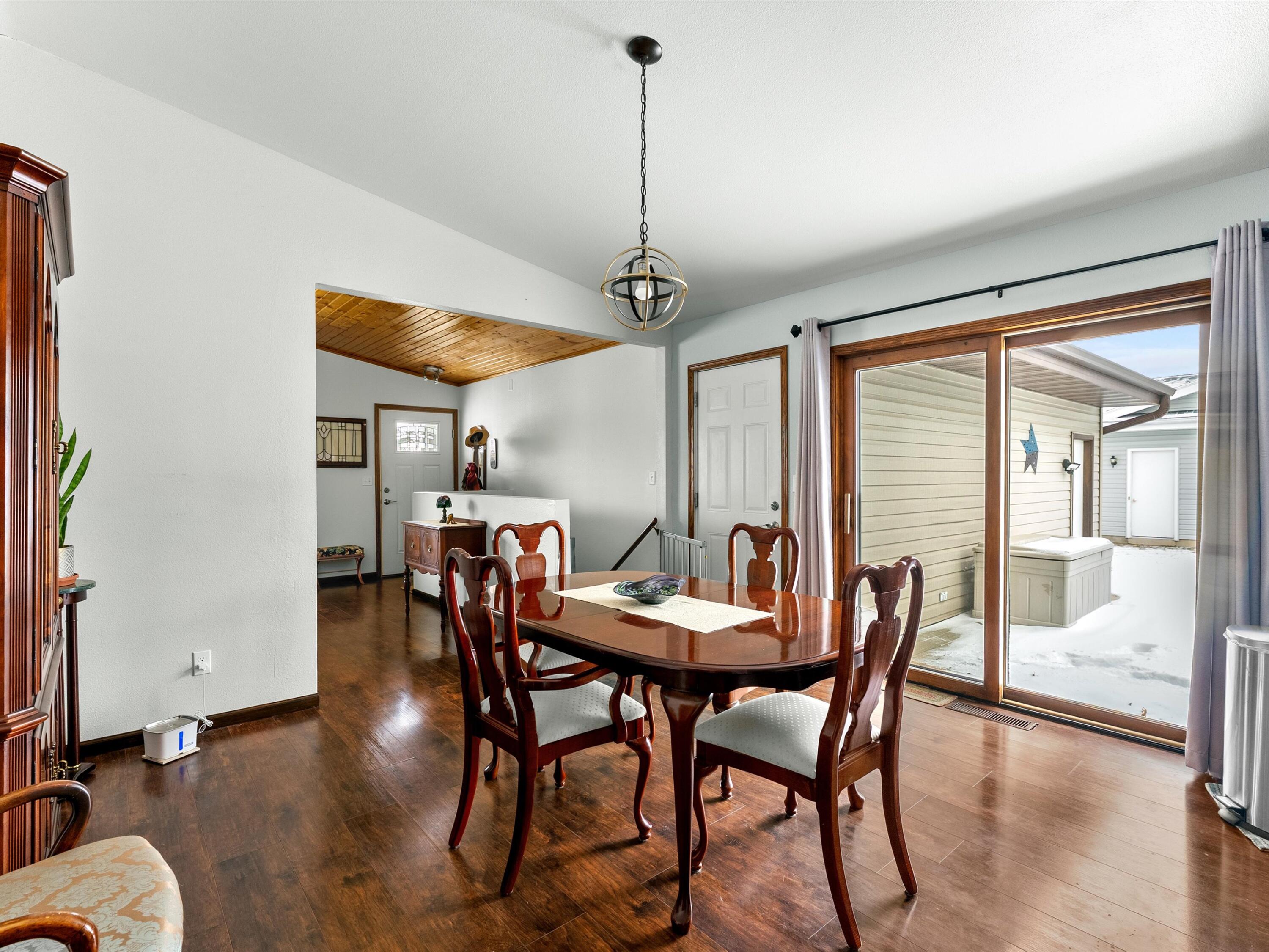 1209 East Thomas Street Manitowoc, WI 54220 - Photo 13 of 29 15-015_2756462_09874