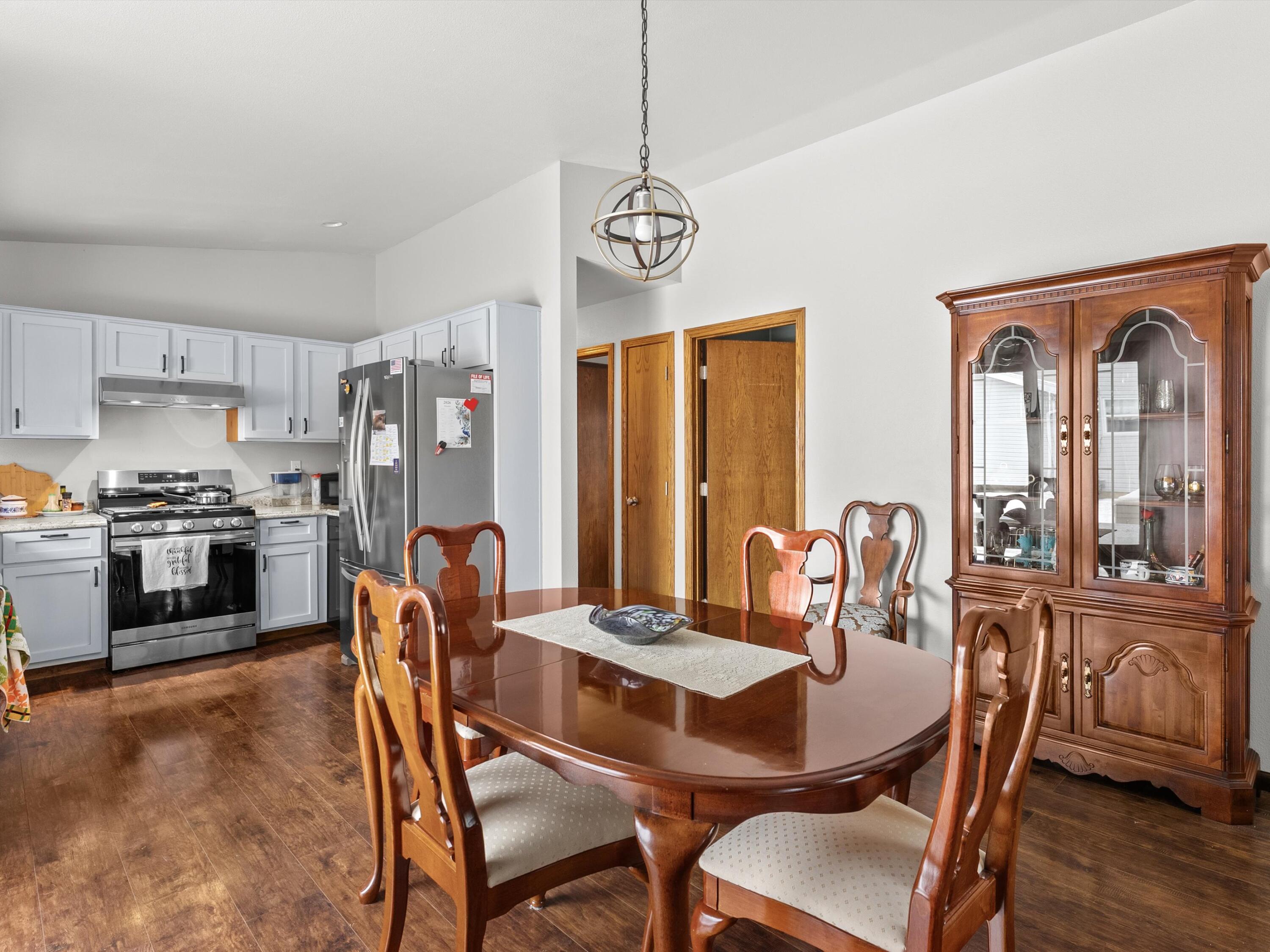 1209 East Thomas Street Manitowoc, WI 54220 - Photo 14 of 29 18-018_2756462_09883