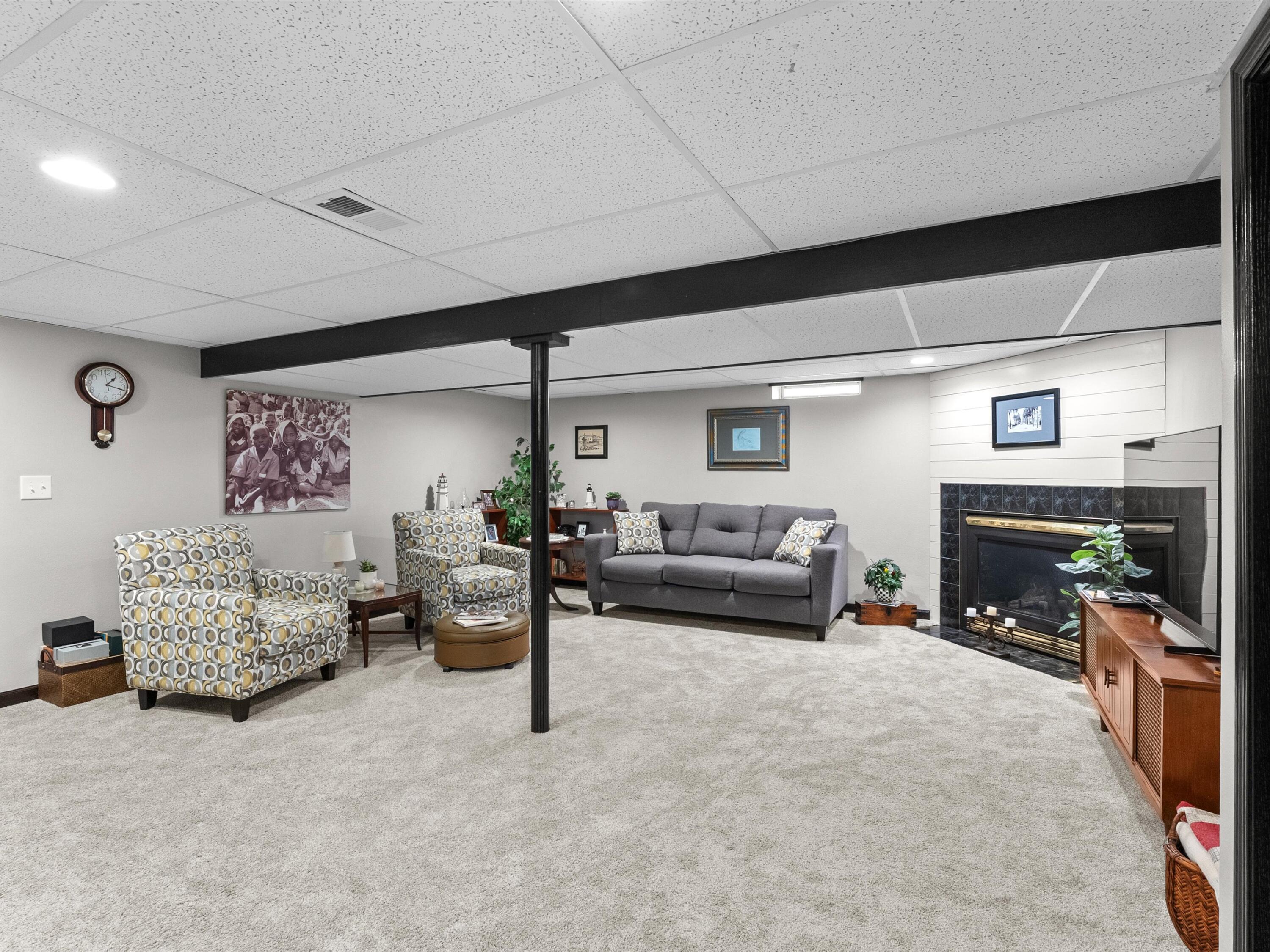 1209 East Thomas Street Manitowoc, WI 54220 - Photo 19 of 29 20-020_2756462_09889