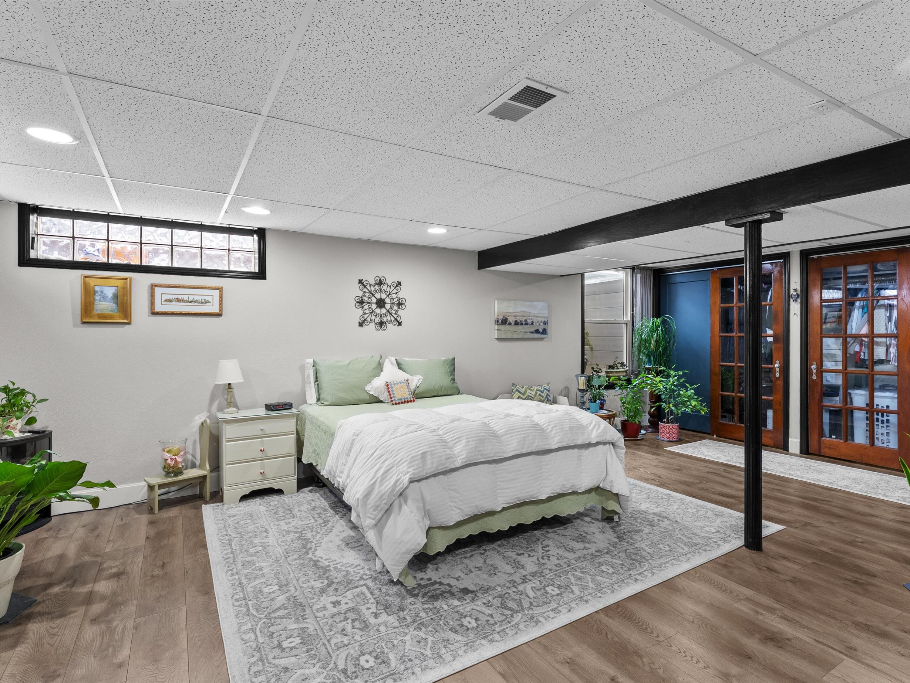 1209 East Thomas Street Manitowoc, WI 54220 - Photo 23 of 29 24-024_2756462_09904