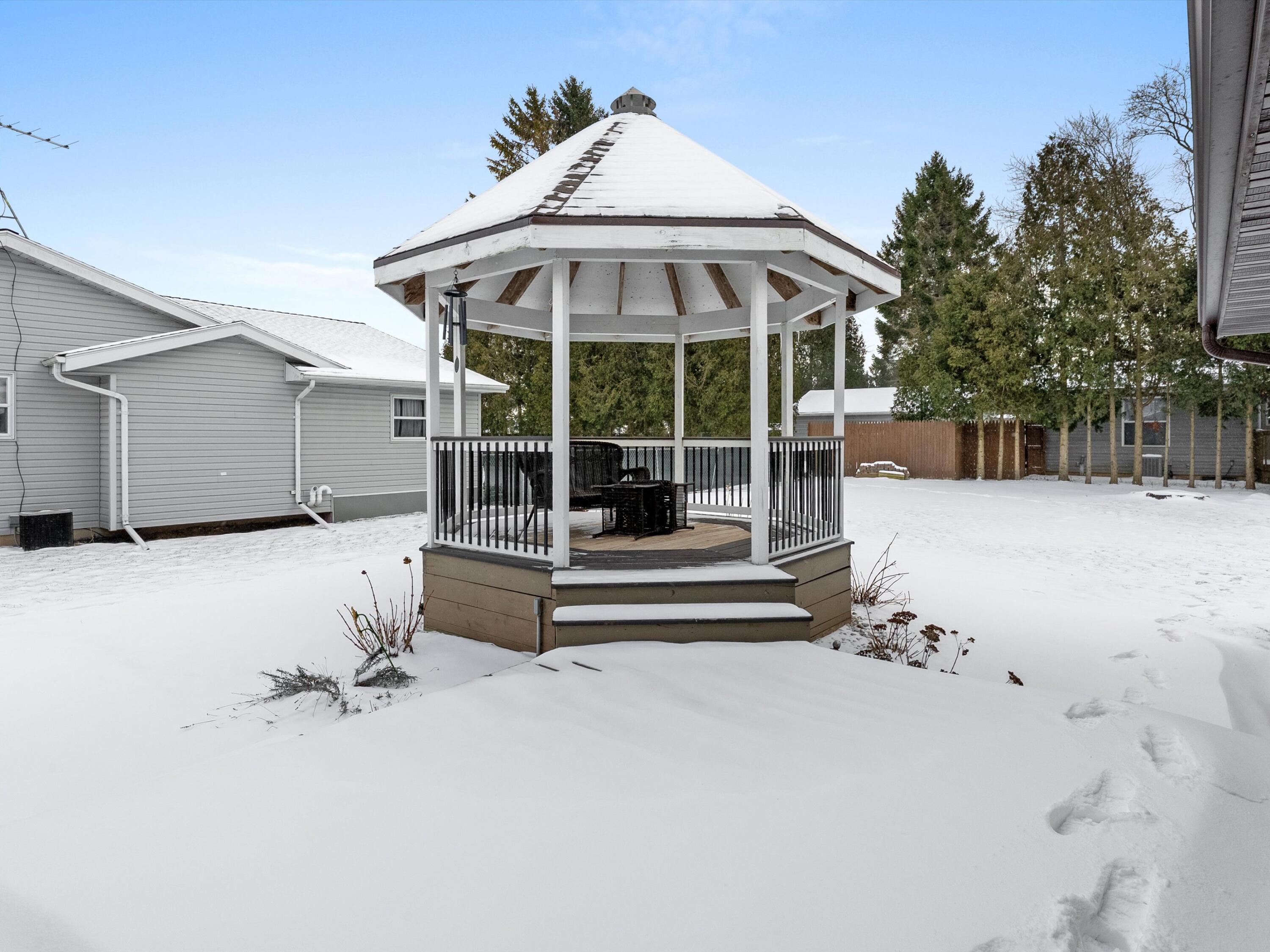 1209 East Thomas Street Manitowoc, WI 54220 - Photo 7 of 29 07-007_2756462_09850