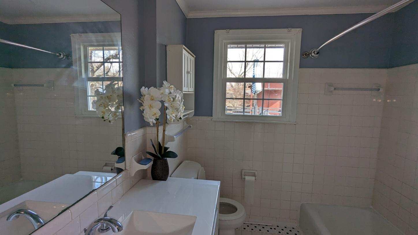 569 Lafayette Road Clarksville, TN 37042 - Photo 11 of 25 a room with a window and potted plant in it