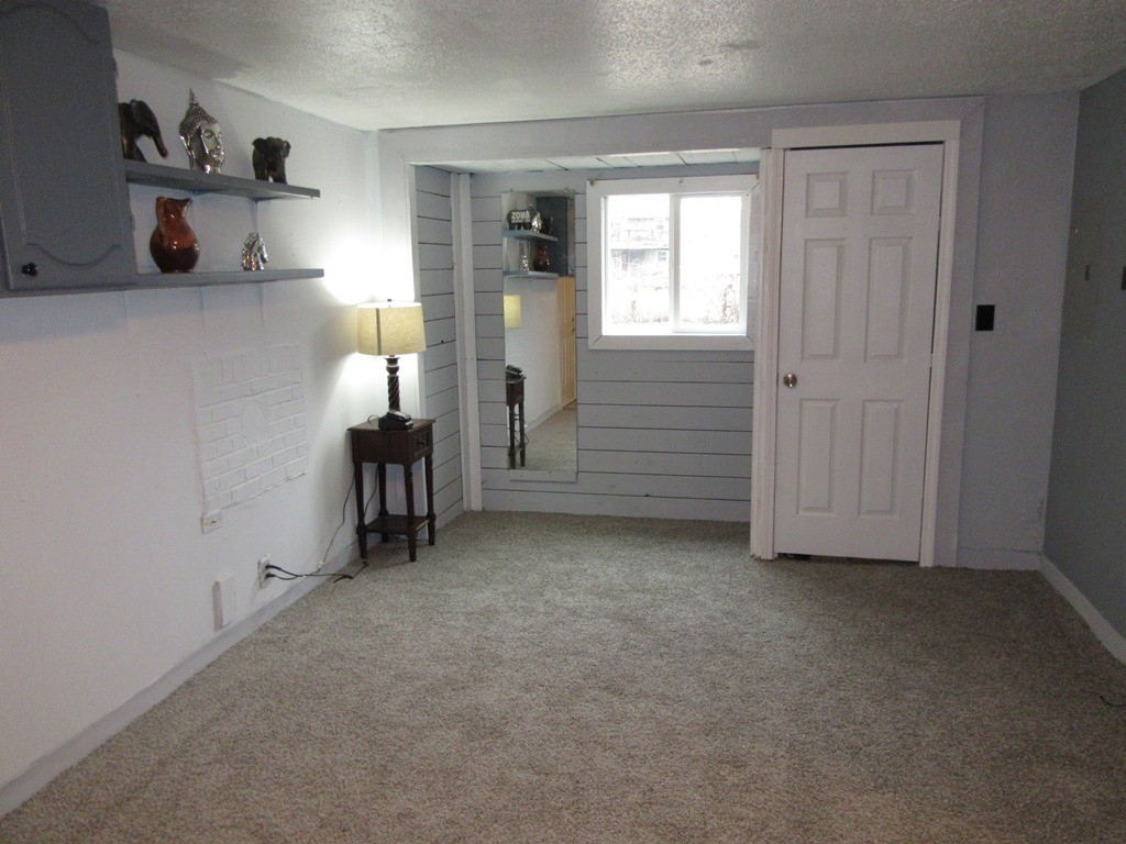 569 Lafayette Road Clarksville, TN 37042 - Photo 16 of 25 a view of empty room with closet and windows