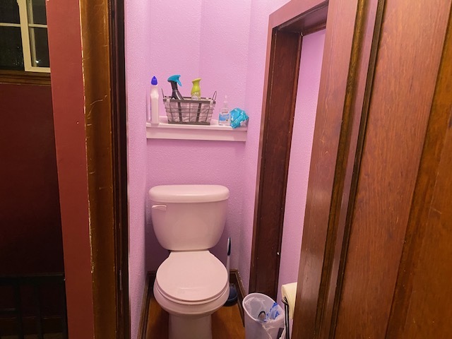 4373 East 250th Road Mendota, IL 61342 - Photo 15 of 26 a bathroom with a toilet and a shower curtain
