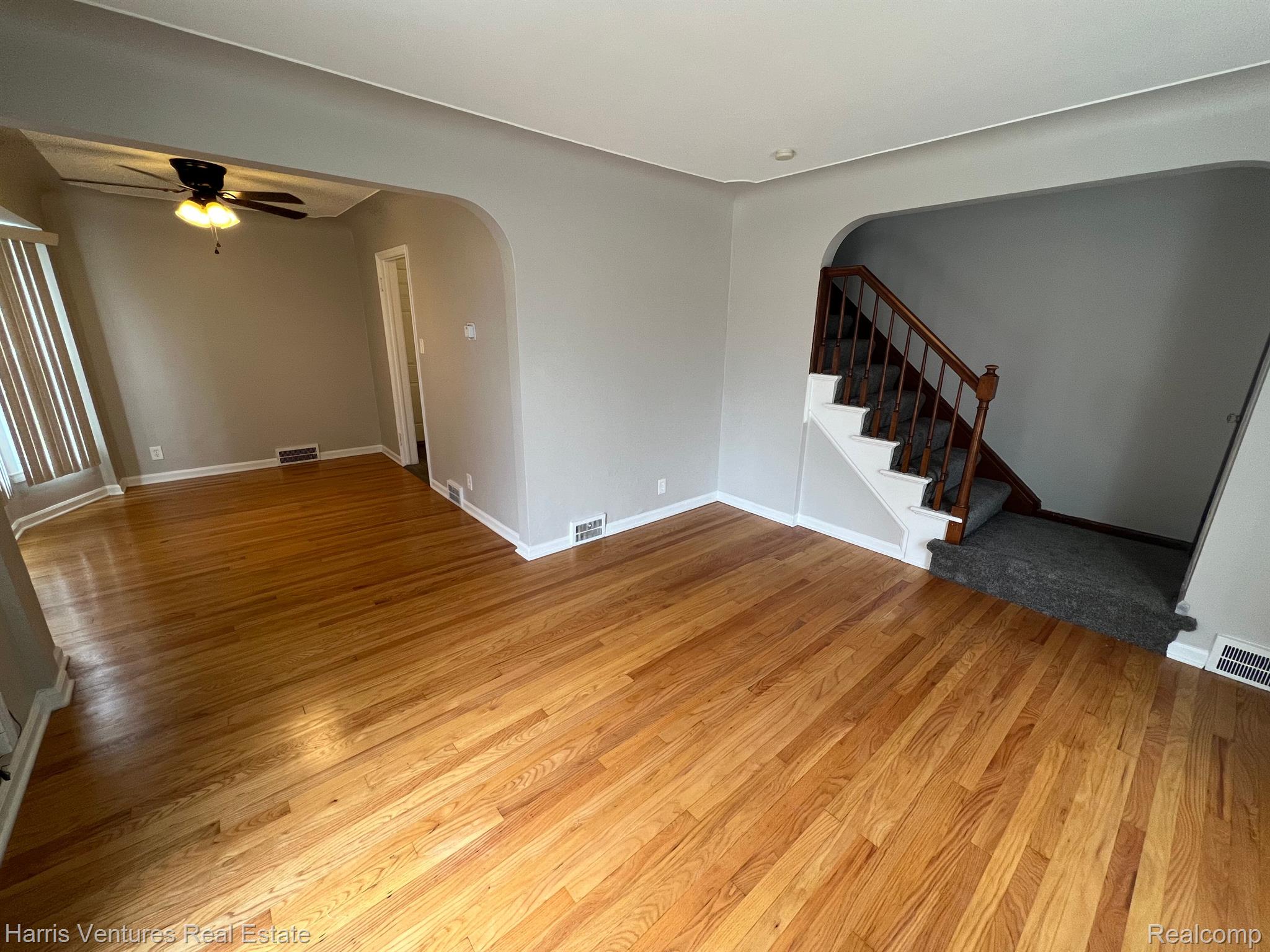 21700-06 Moross Road Grosse Pointe, MI 48236 - Photo 4 of 15 Living Room