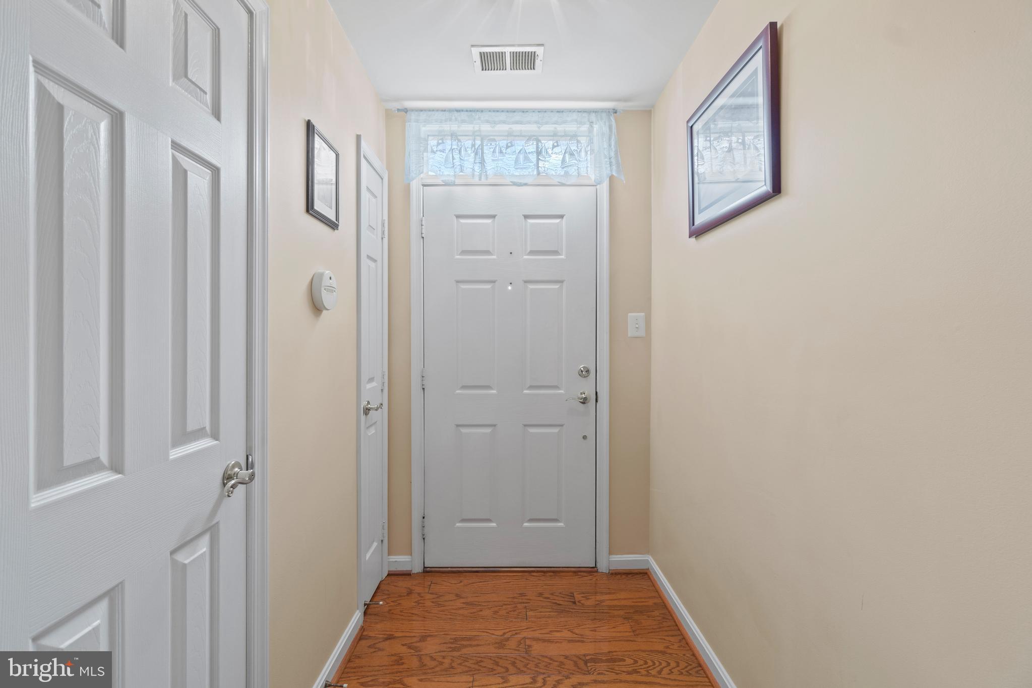 8216 Bates Road Lorton, VA 22079 - Photo 5 of 36 Gallery Image 5