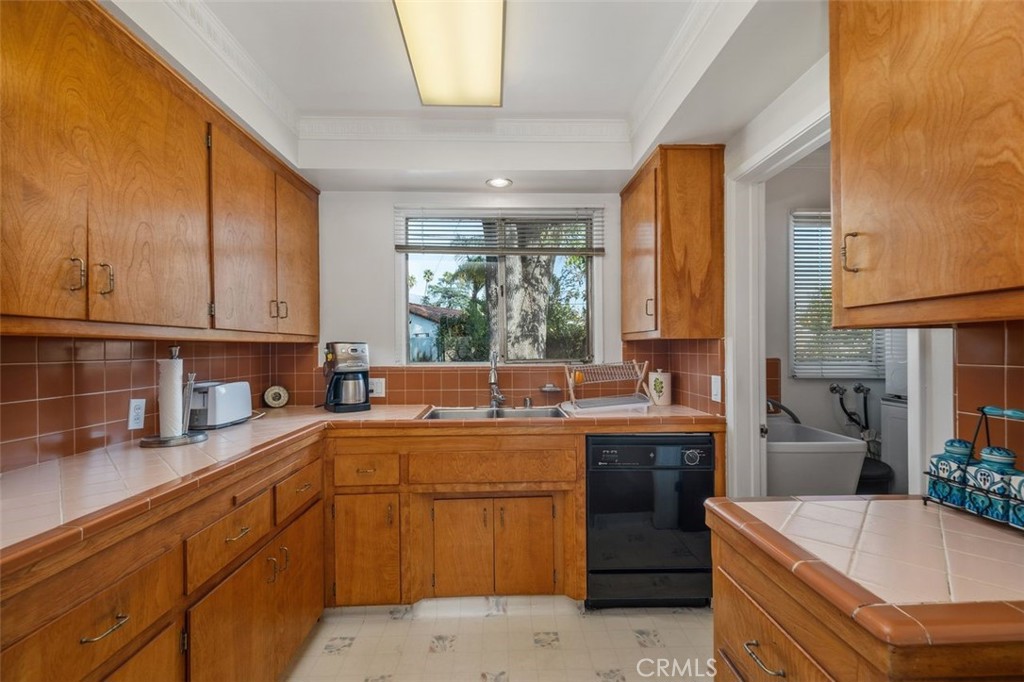 1337 Solita Road Pasadena, CA 91103 - Photo 9 of 18