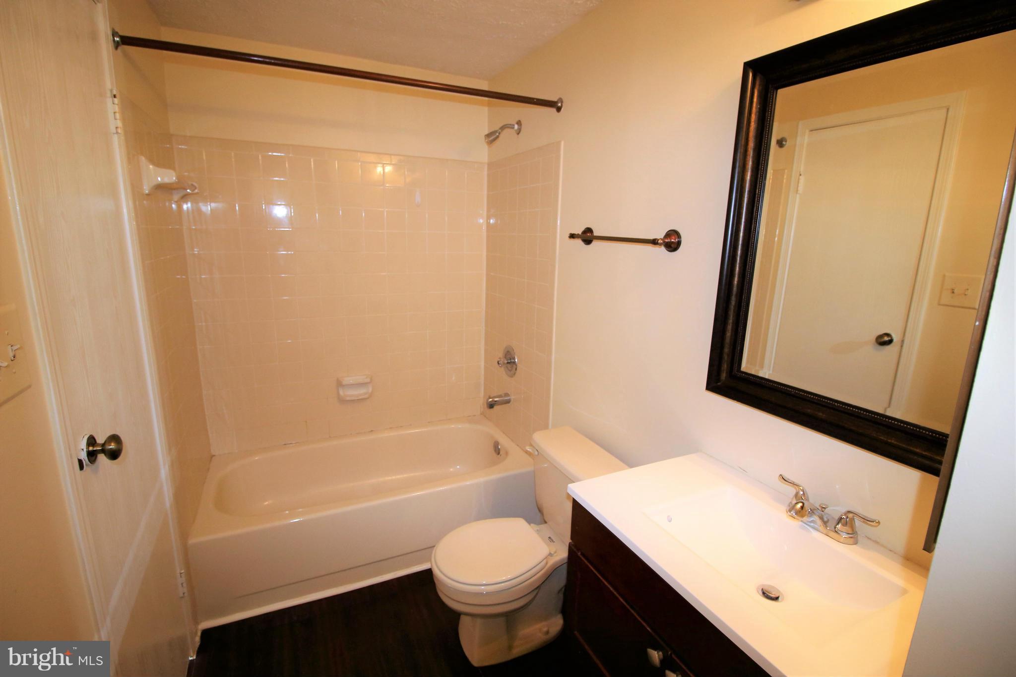 7427 Aspenpark Road Lorton, VA 22079 - Photo 11 of 14 Bath (Master)