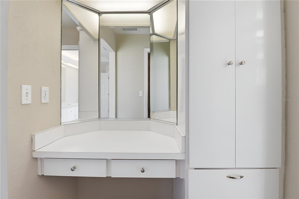 8105 Southwest 109th Street Ocala, FL 34481 - Photo 16 of 30 a bathroom with a tub and mirror