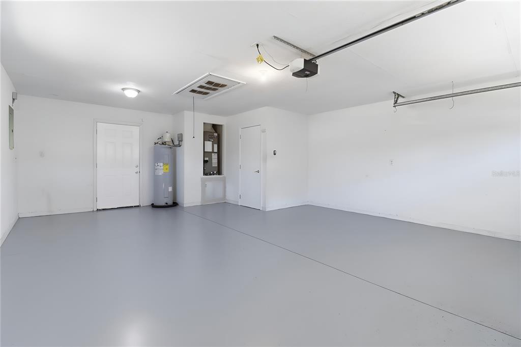 8105 Southwest 109th Street Ocala, FL 34481 - Photo 22 of 30 a view of a garage