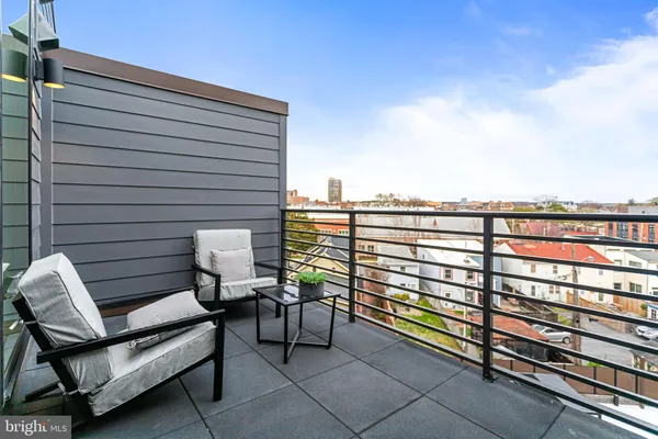 $2,998 | 701 North Henry Street, Unit 206, Alexandria, VA 22314