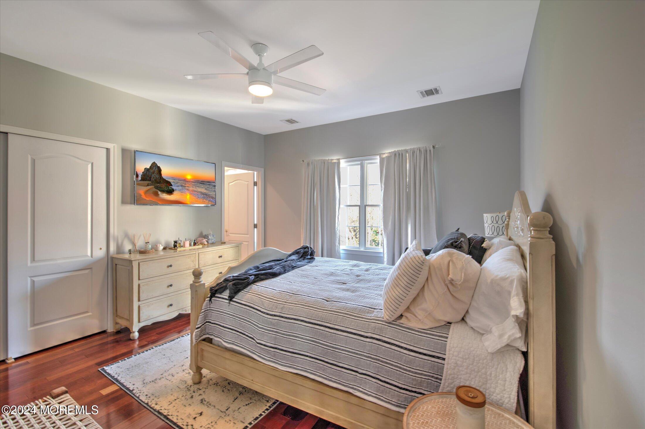 23 Silver Leaf Way Manalapan, NJ 07726 - Photo 46 of 87 46-EN SUITE BEDROOM