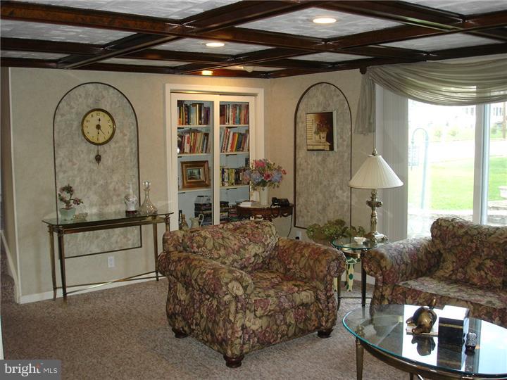 1131 Bloomdale Road Philadelphia, PA 19115 - Photo 13 of 23 Family Room