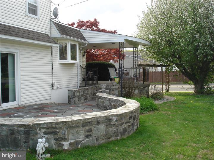 1131 Bloomdale Road Philadelphia, PA 19115 - Photo 3 of 23 Exterior Back