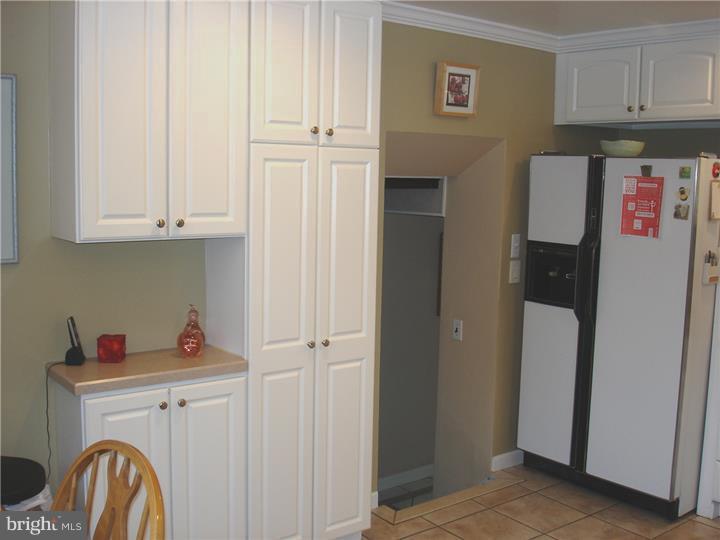 1131 Bloomdale Road Philadelphia, PA 19115 - Photo 21 of 23 Kitchen
