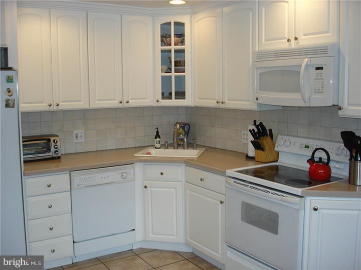 1131 Bloomdale Road Philadelphia, PA 19115 - Photo 23 of 23 Kitchen