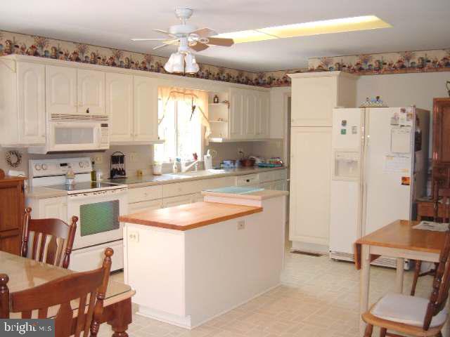 367 Yorktown Road Hershey, PA 17033 - Photo 3 of 12 Gallery Image 3
