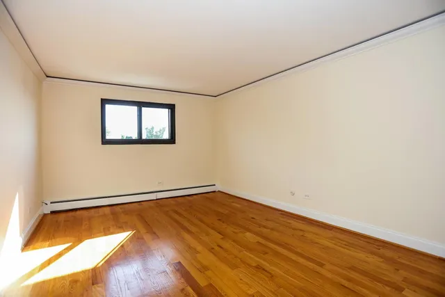 $1,650 | 9629 Brandy Court, Unit 10, Des Plaines, IL 60016