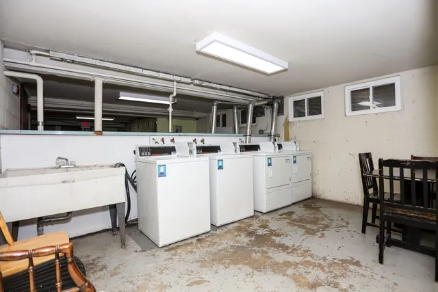 $1,650 | 9629 Brandy Court, Unit 10, Des Plaines, IL 60016