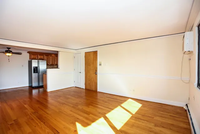 $1,650 | 9629 Brandy Court, Unit 10, Des Plaines, IL 60016