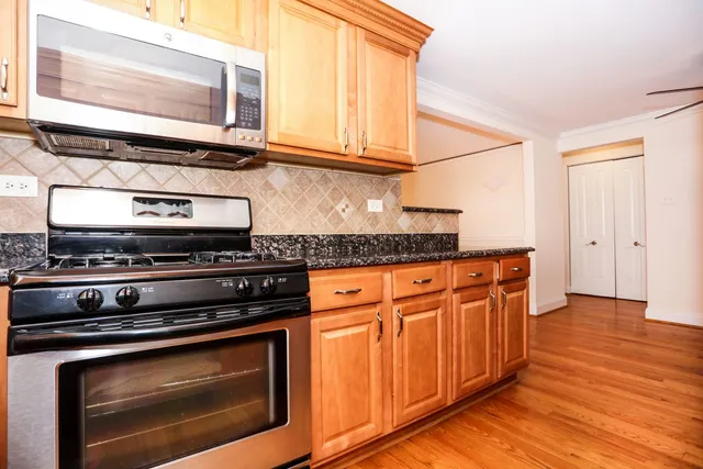 $1,650 | 9629 Brandy Court, Unit 10, Des Plaines, IL 60016