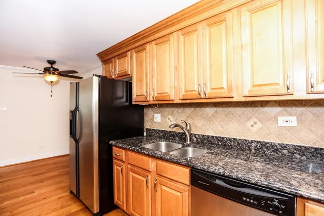 $1,650 | 9629 Brandy Court, Unit 10, Des Plaines, IL 60016