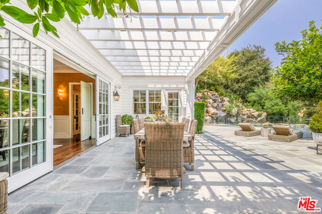 1304 Marinette Road Pacific Palisades, CA 90272 - Photo 18 of 54