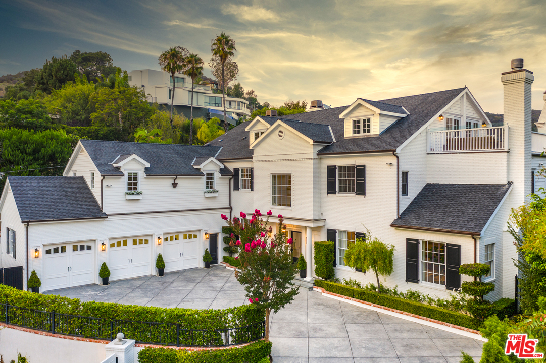 1304 Marinette Road Pacific Palisades, CA 90272 - Photo 4 of 54