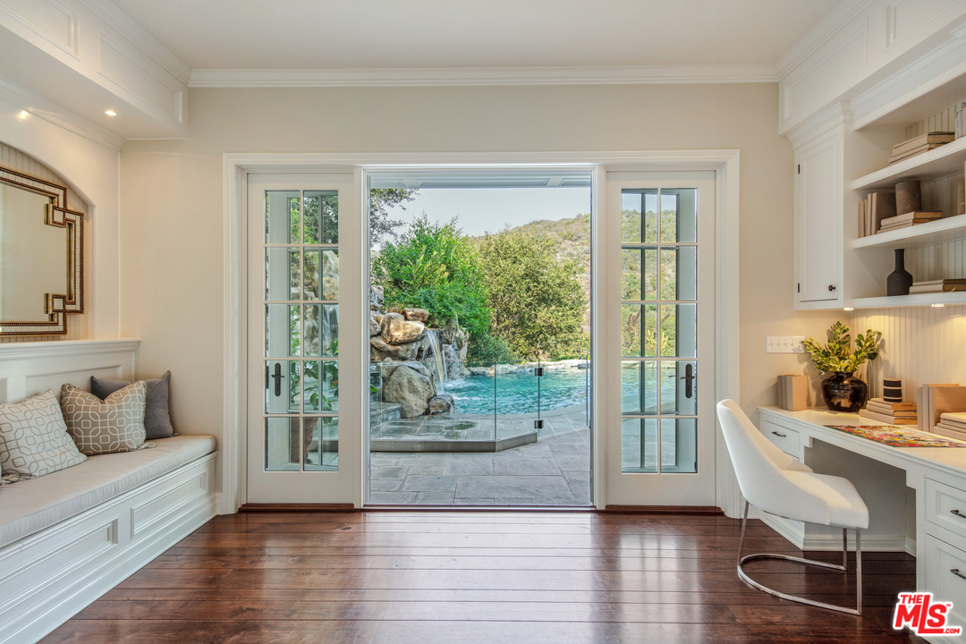 1304 Marinette Road Pacific Palisades, CA 90272 - Photo 34 of 54