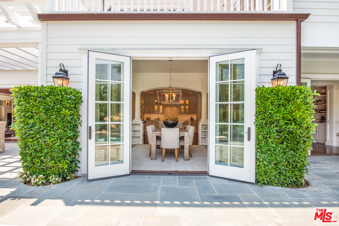 1304 Marinette Road Pacific Palisades, CA 90272 - Photo 35 of 54