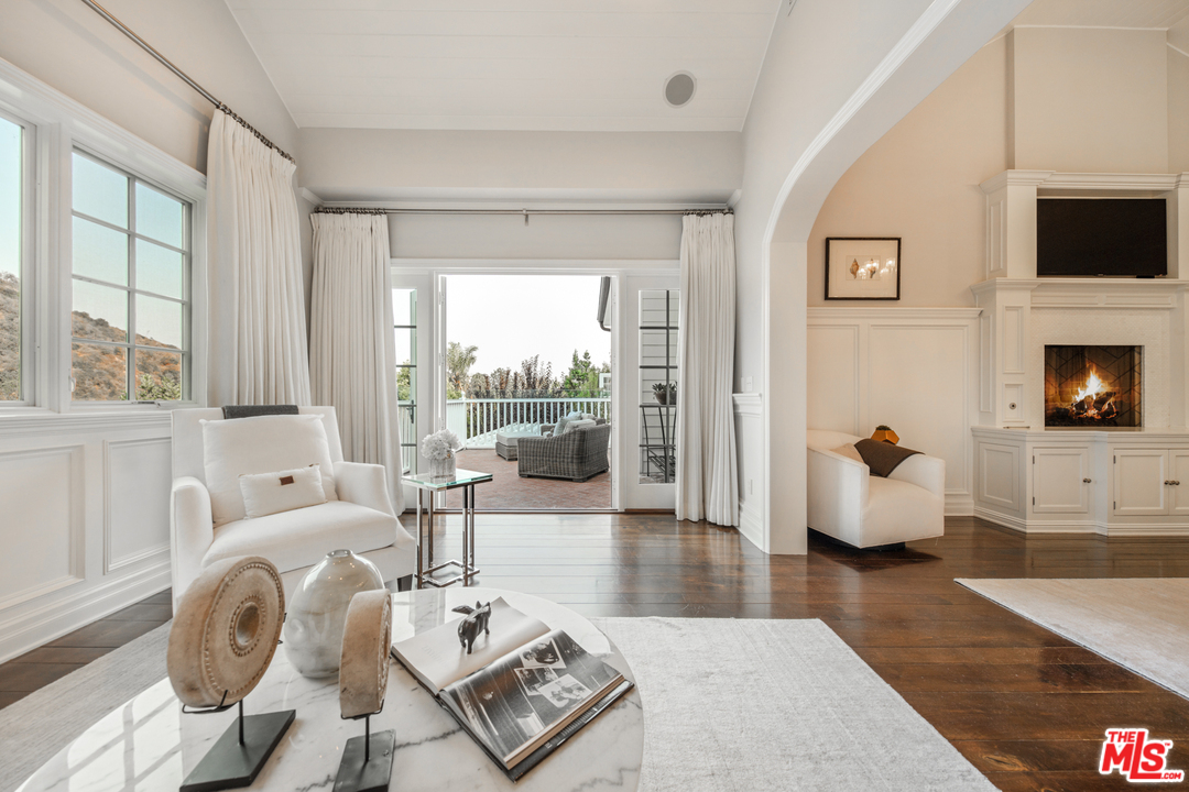 1304 Marinette Road Pacific Palisades, CA 90272 - Photo 44 of 54