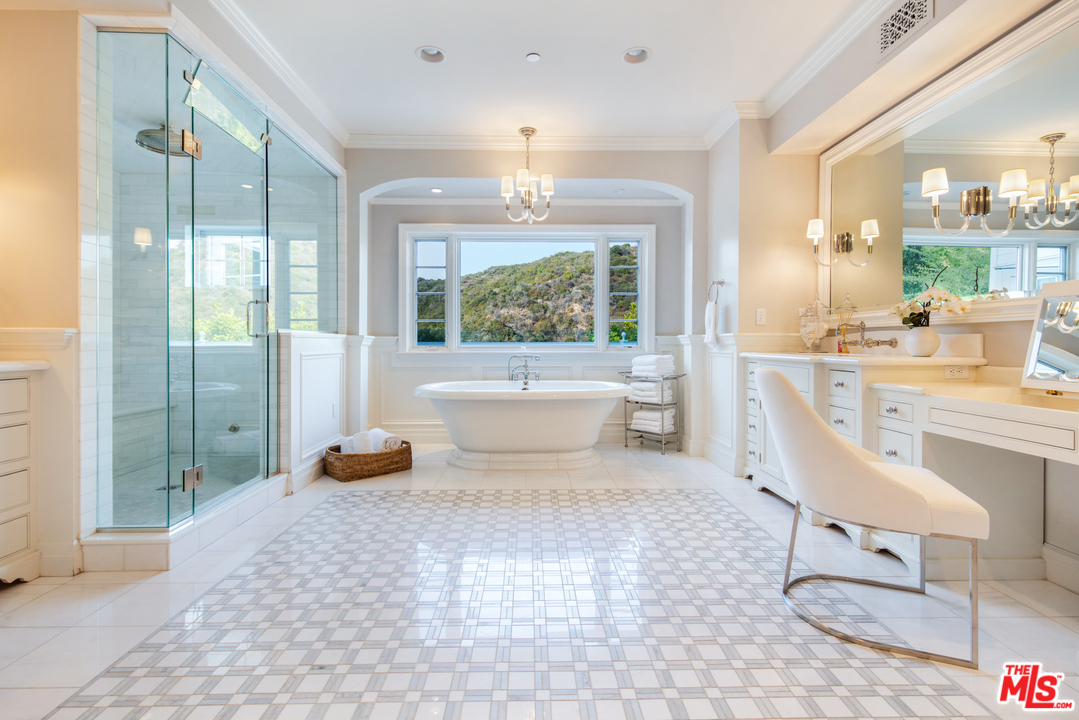 1304 Marinette Road Pacific Palisades, CA 90272 - Photo 45 of 54