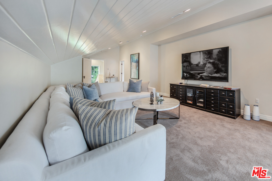 1304 Marinette Road Pacific Palisades, CA 90272 - Photo 49 of 54