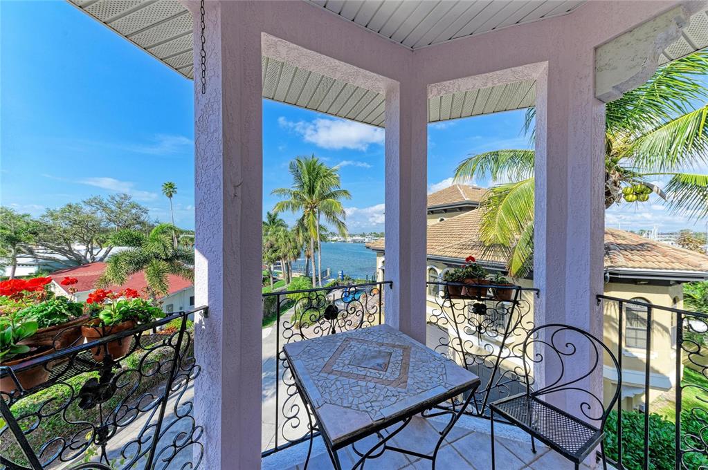 282 Santa Maria Street Venice, FL 34285 - Photo 12 of 39