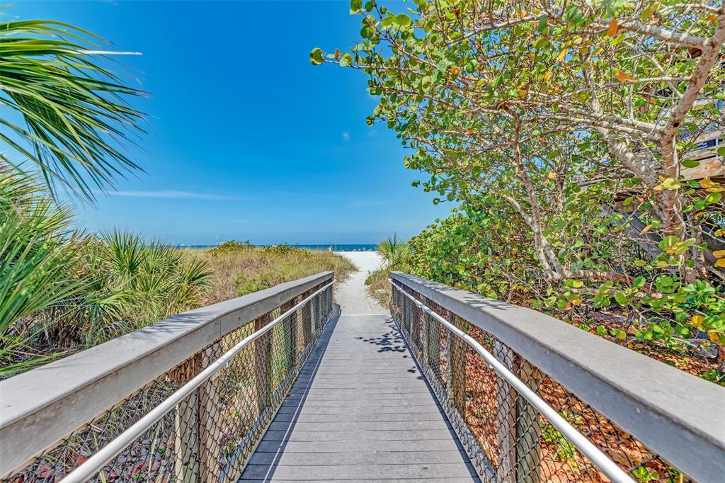 282 Santa Maria Street Venice, FL 34285 - Photo 33 of 39